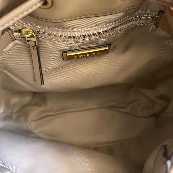 Tory Burch Tan Shoulder Bag with Drawstring Closure and Quilted Texture - Picture 8 of 10